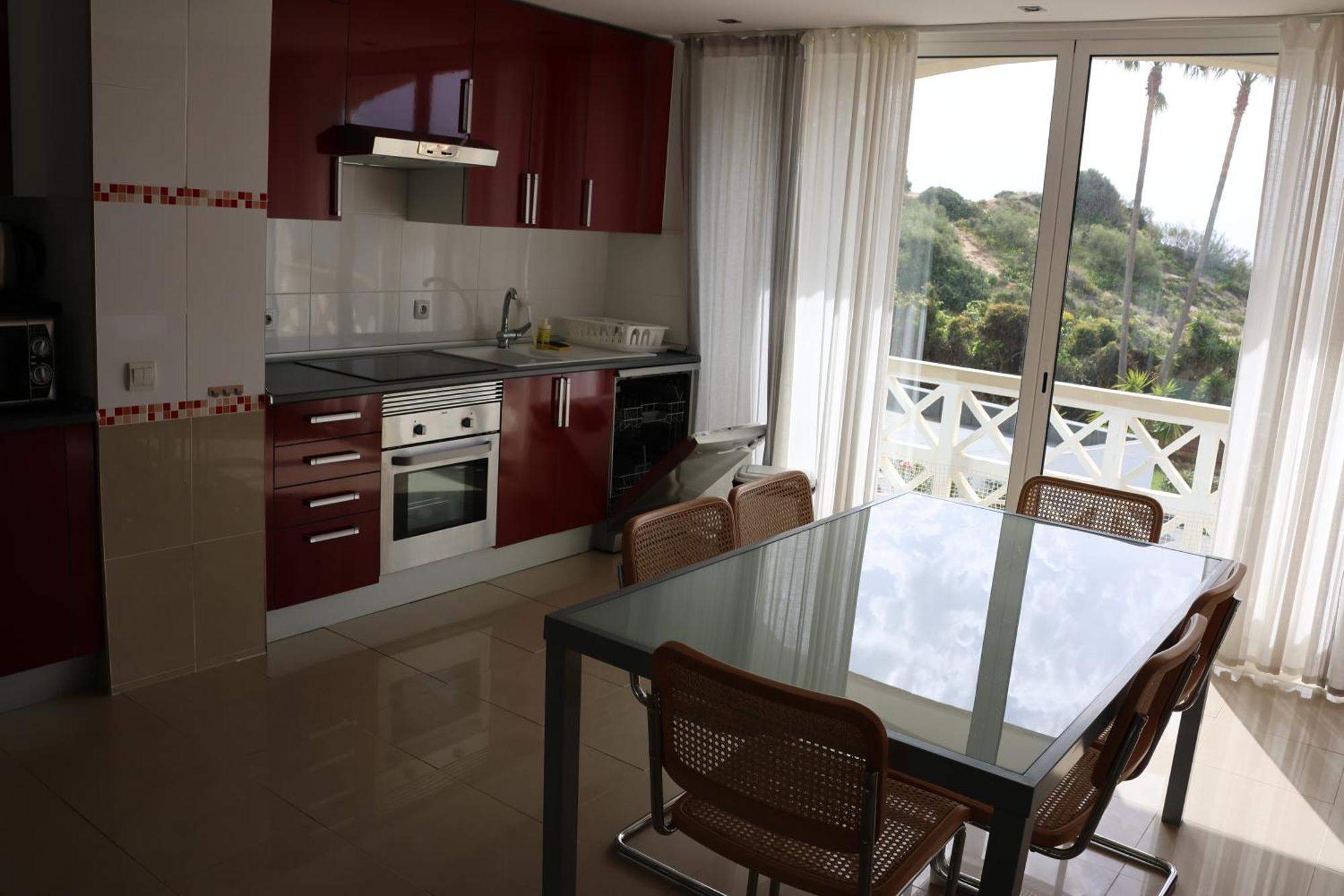 Beachfront Dos Aveiros * Albufeira