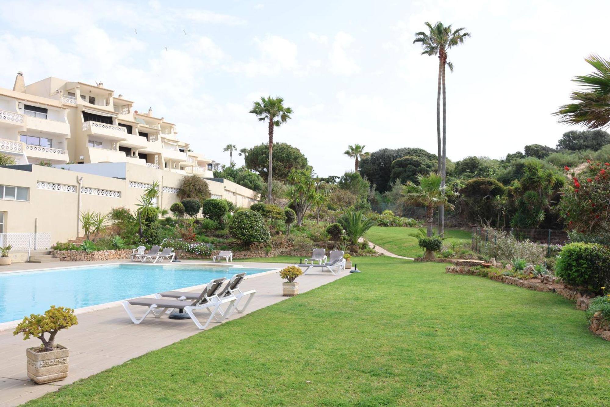 Beachfront Dos Aveiros * Albufeira
